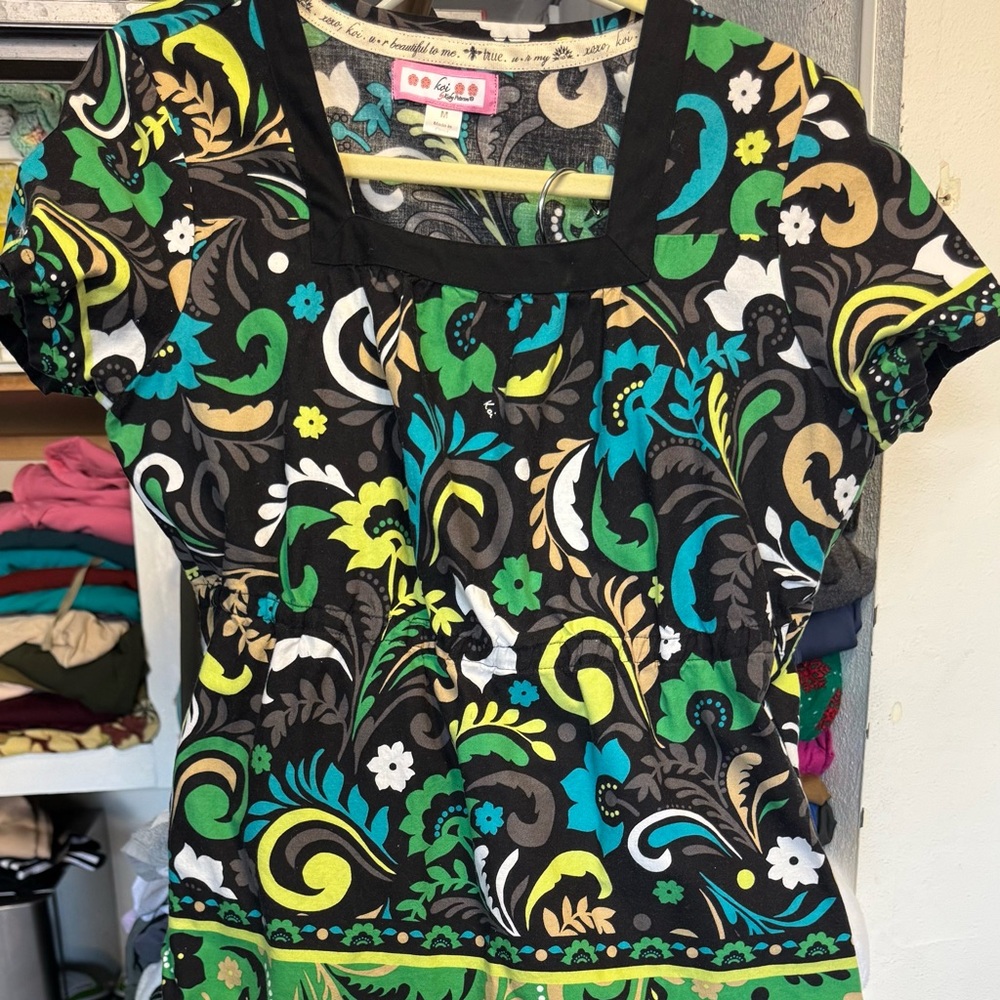 Koi Floral Top (med) emerald green Koi pants (small) as a set 💚